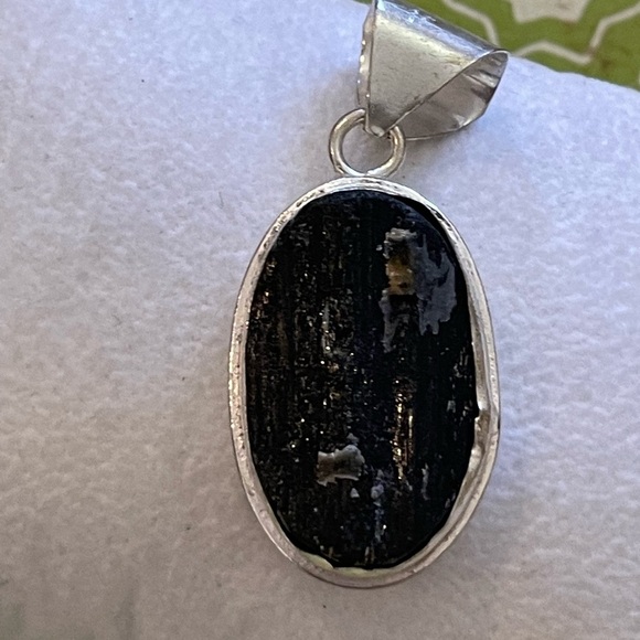 Natural Rough Black Tourmaline Oval Sterling Silver Plated Pendant – New - Picture 5 of 6